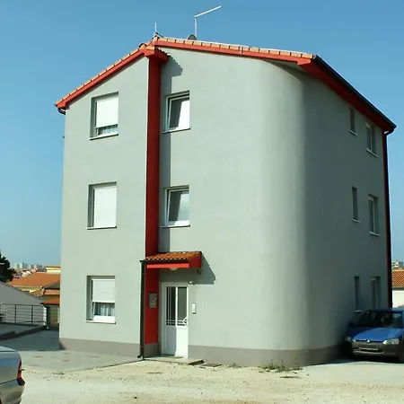 With A Parking Space - 7034 Lägenhet Pula