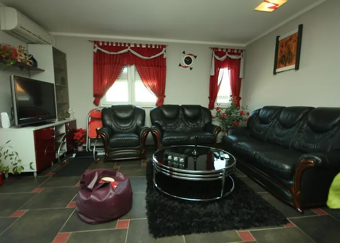 With A Parking Space - 7034 Lägenhet Pula