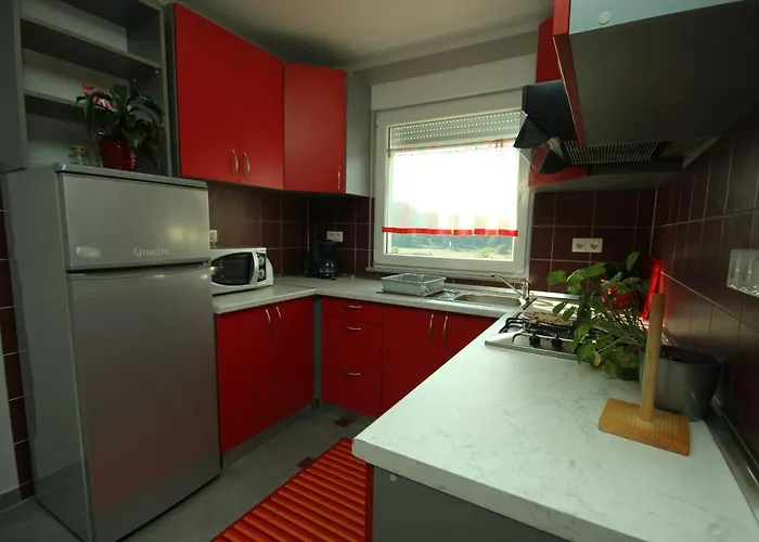 Lägenhet With A Parking Space - 7034 Pula