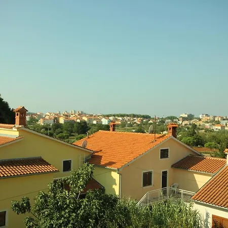 With A Parking Space - 7034 *