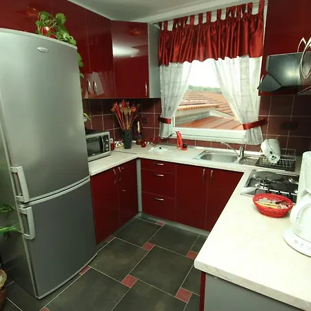 Apartment With A Parking Space - 7034 Pula